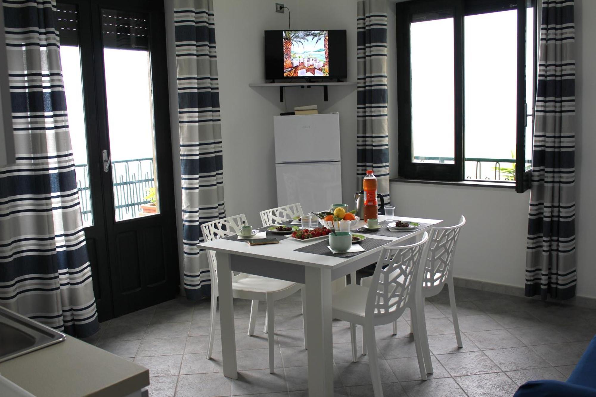 Villa Anita Apartments Capo d'Orlando Ngoại thất bức ảnh